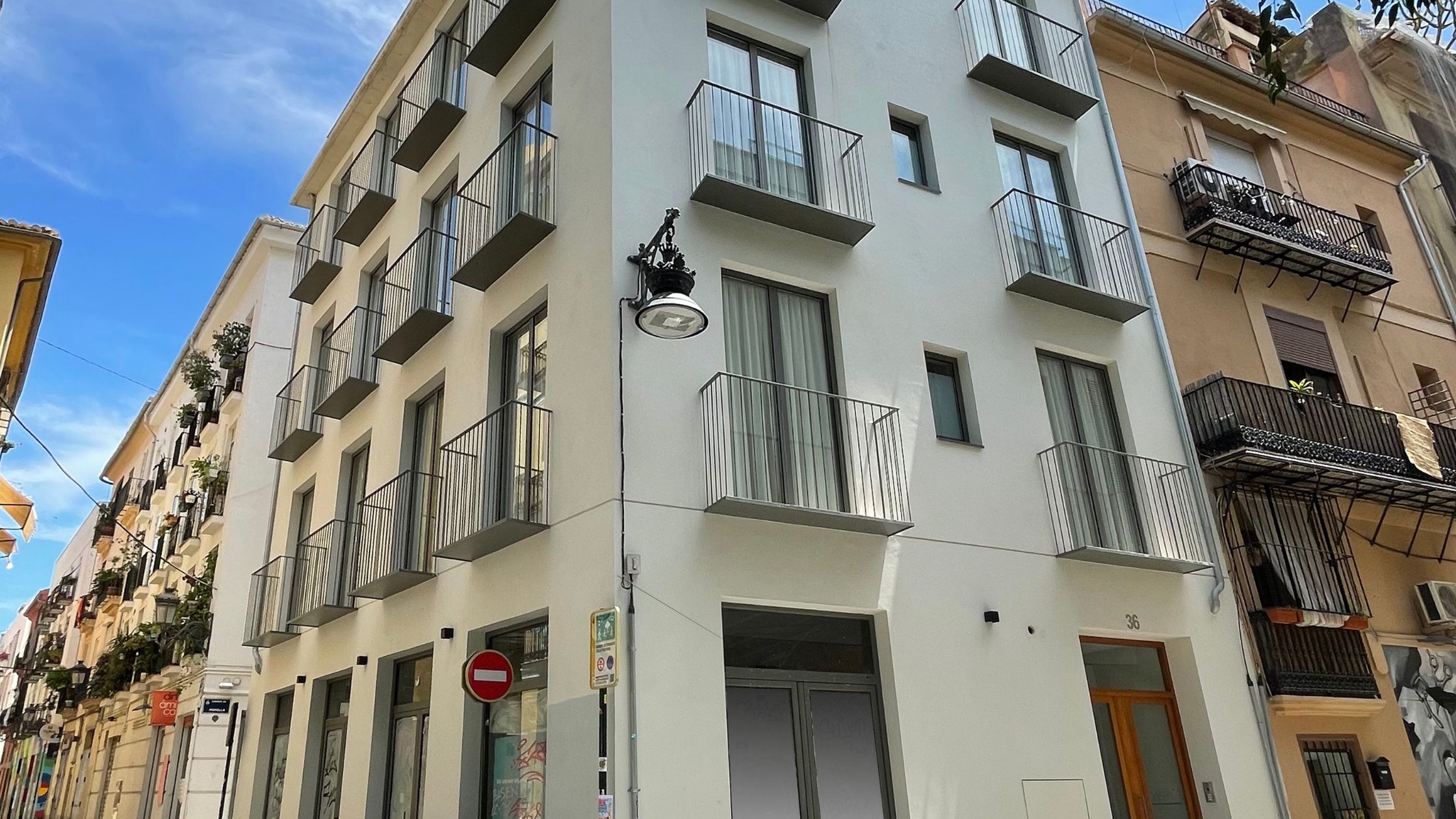 Nuevo activo en El Carmen: Dasha Living Space inaugura un edificio en la calle Alta 36